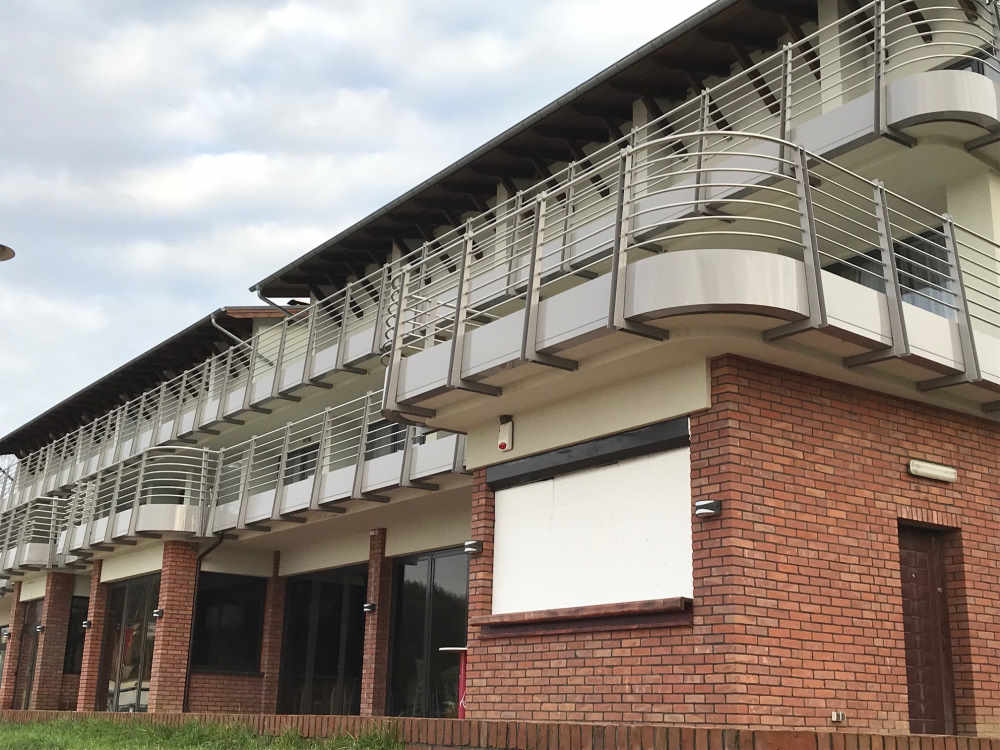 Stan surowy zamknięty / Budynek usługowy Lipie nad jez. Długie / Pracownia Inżynierska Wojciech Janik