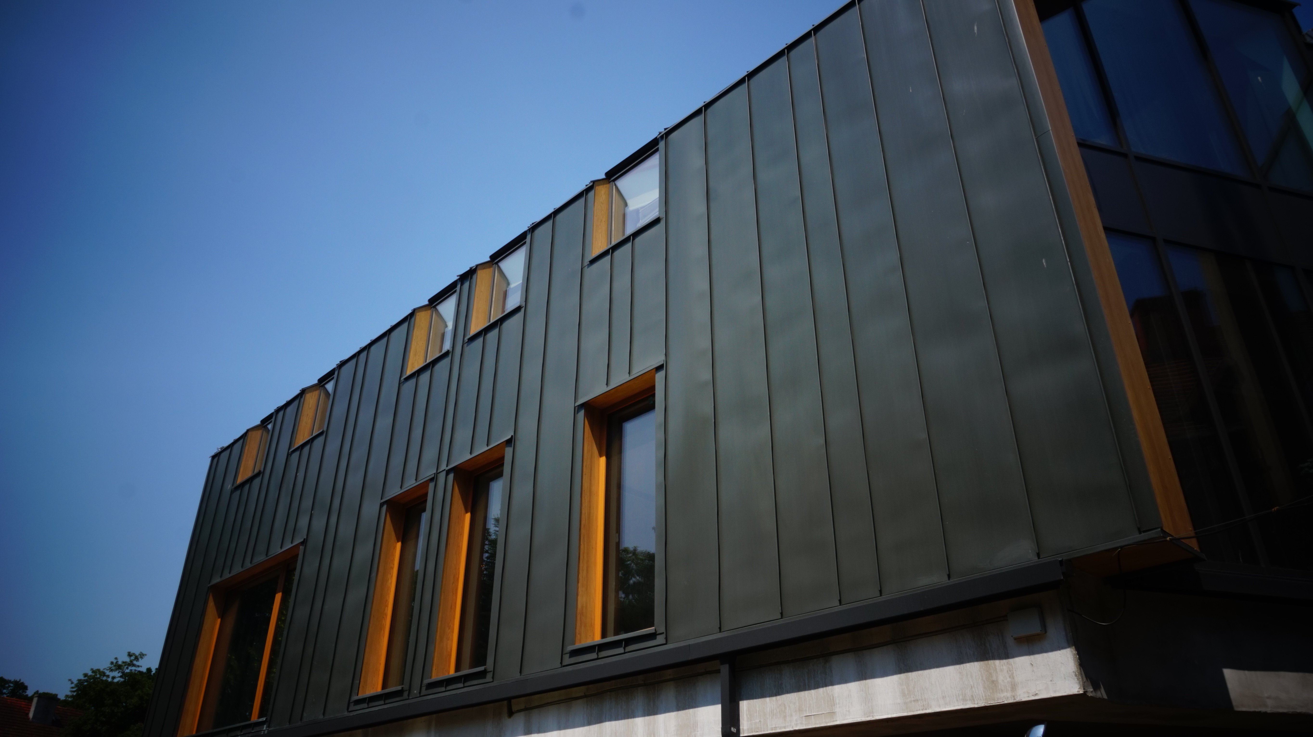 Biurowiec na kratownicy Warrena - elewacja