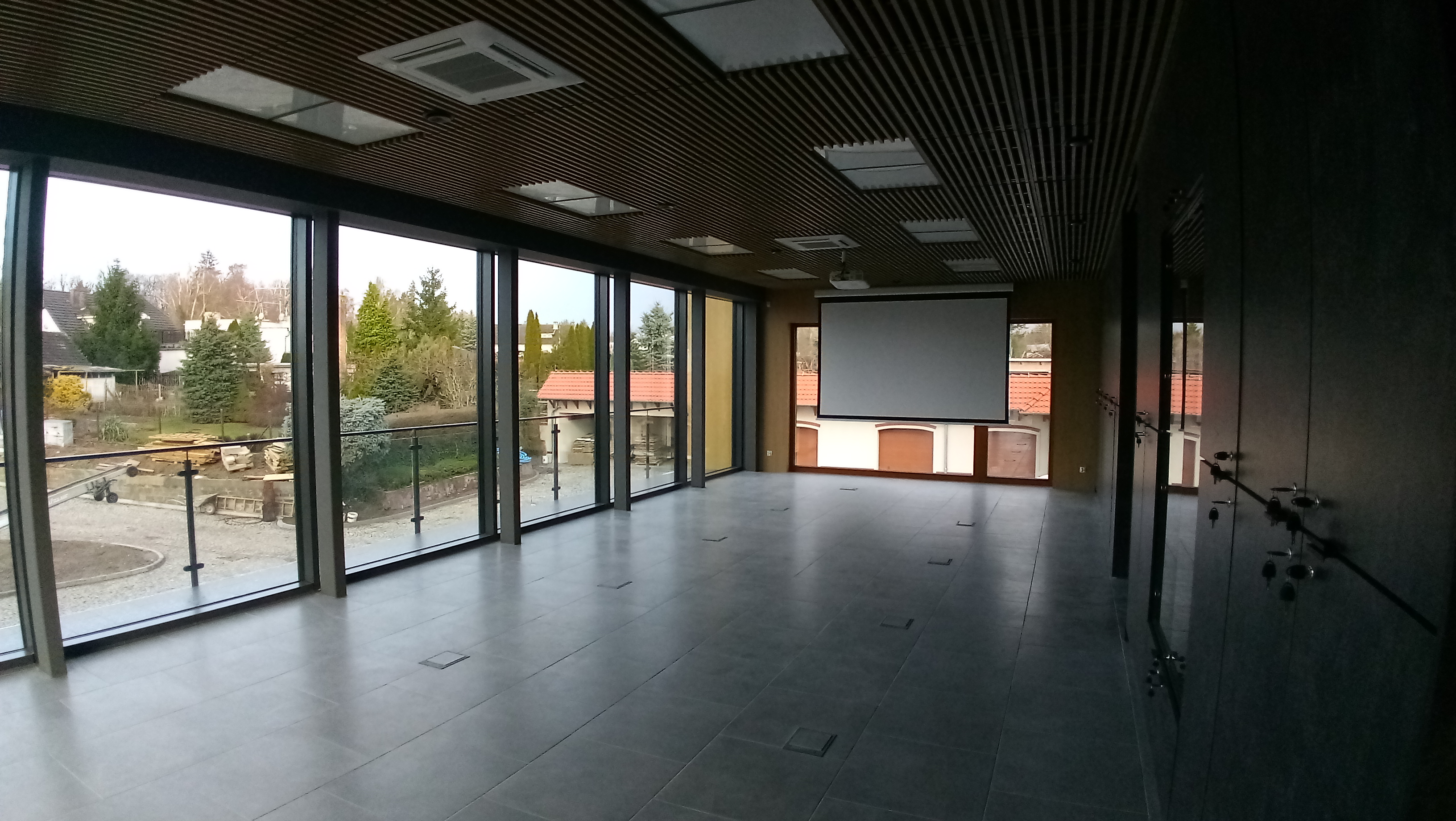 Biurowiec na kratownicy Warrena - wnętrza