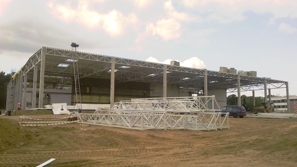 Tężniki kratowe przed montażem