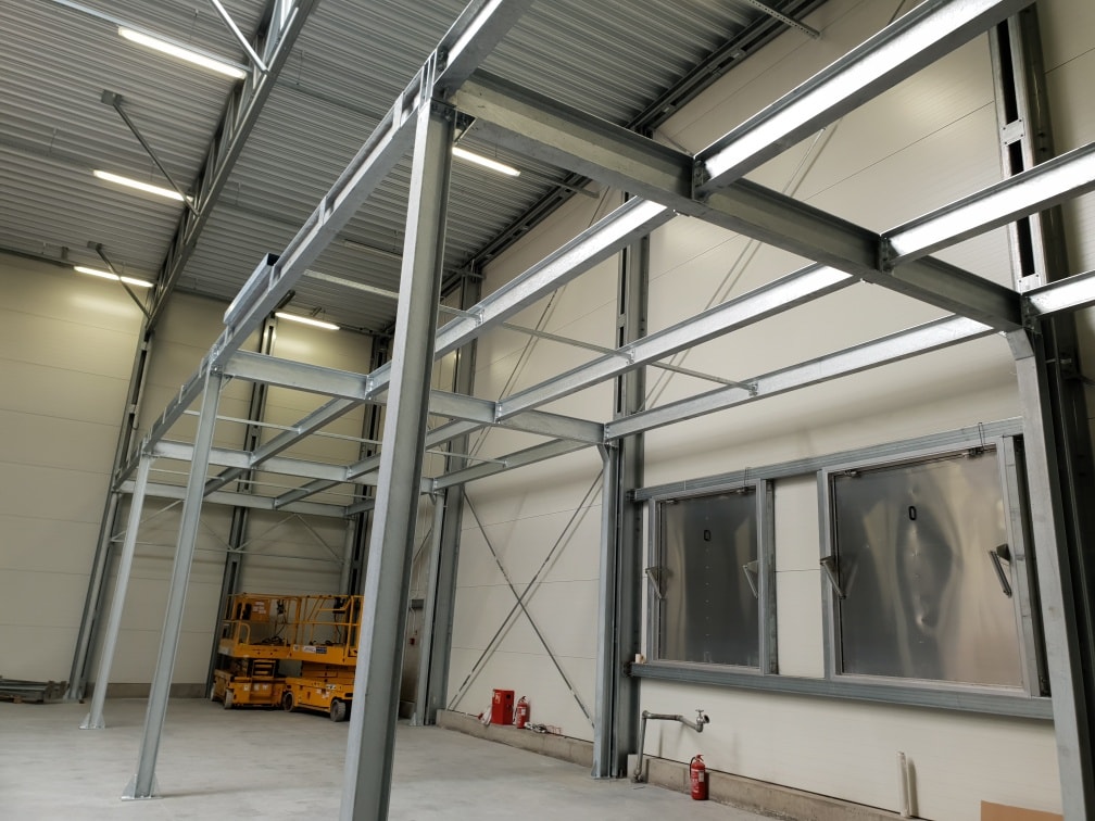 Montaż antresoli stalowej - widok 1